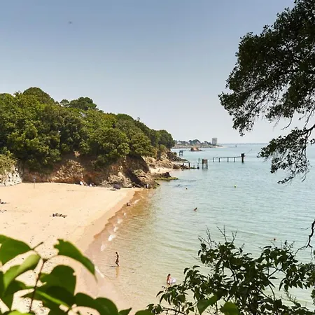 Апартаменты La Le Ananas Vue Sur Jardin Proche Plages *